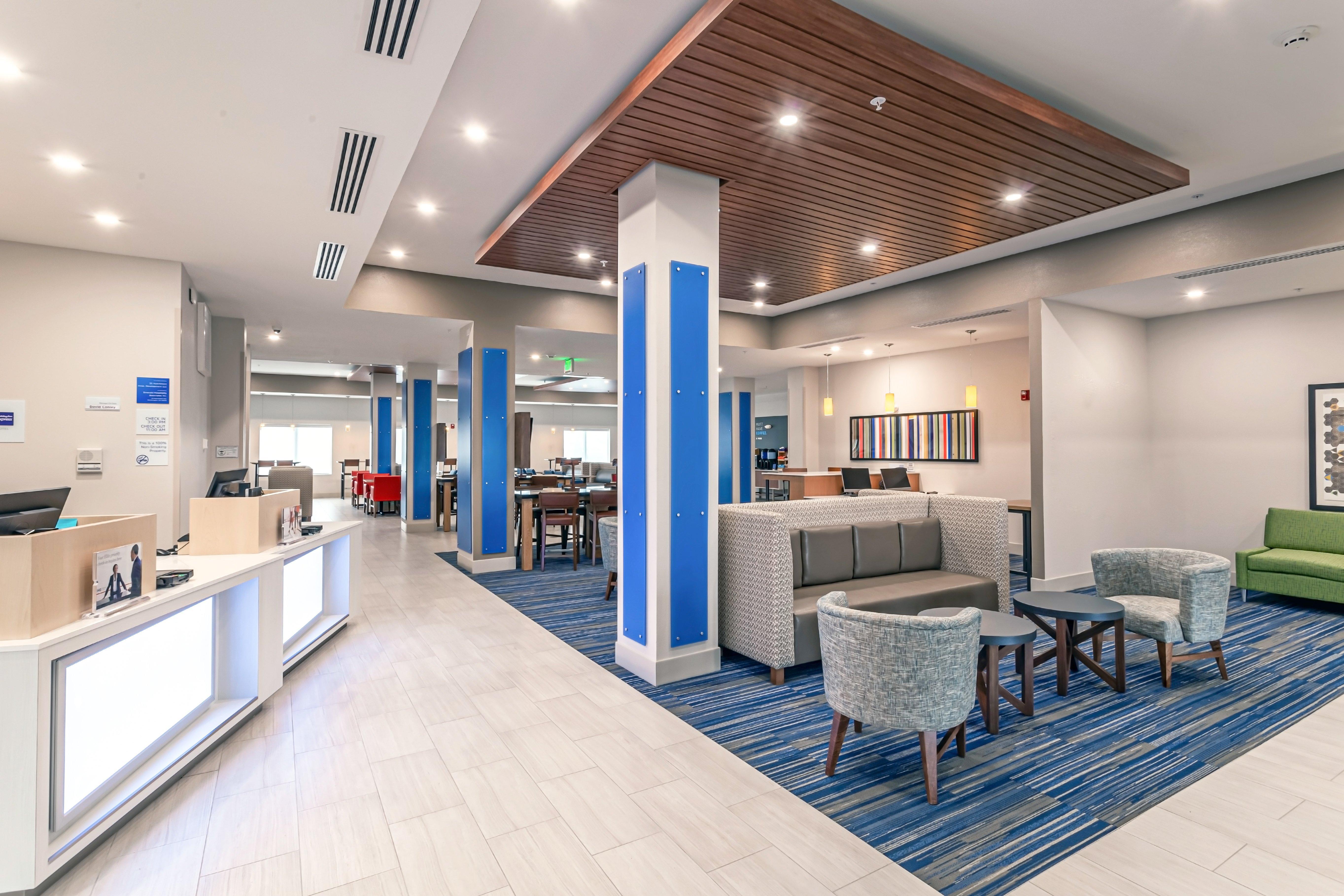 Holiday Inn Express & Suites - Columbus - Worthington By Ihg Exterior foto