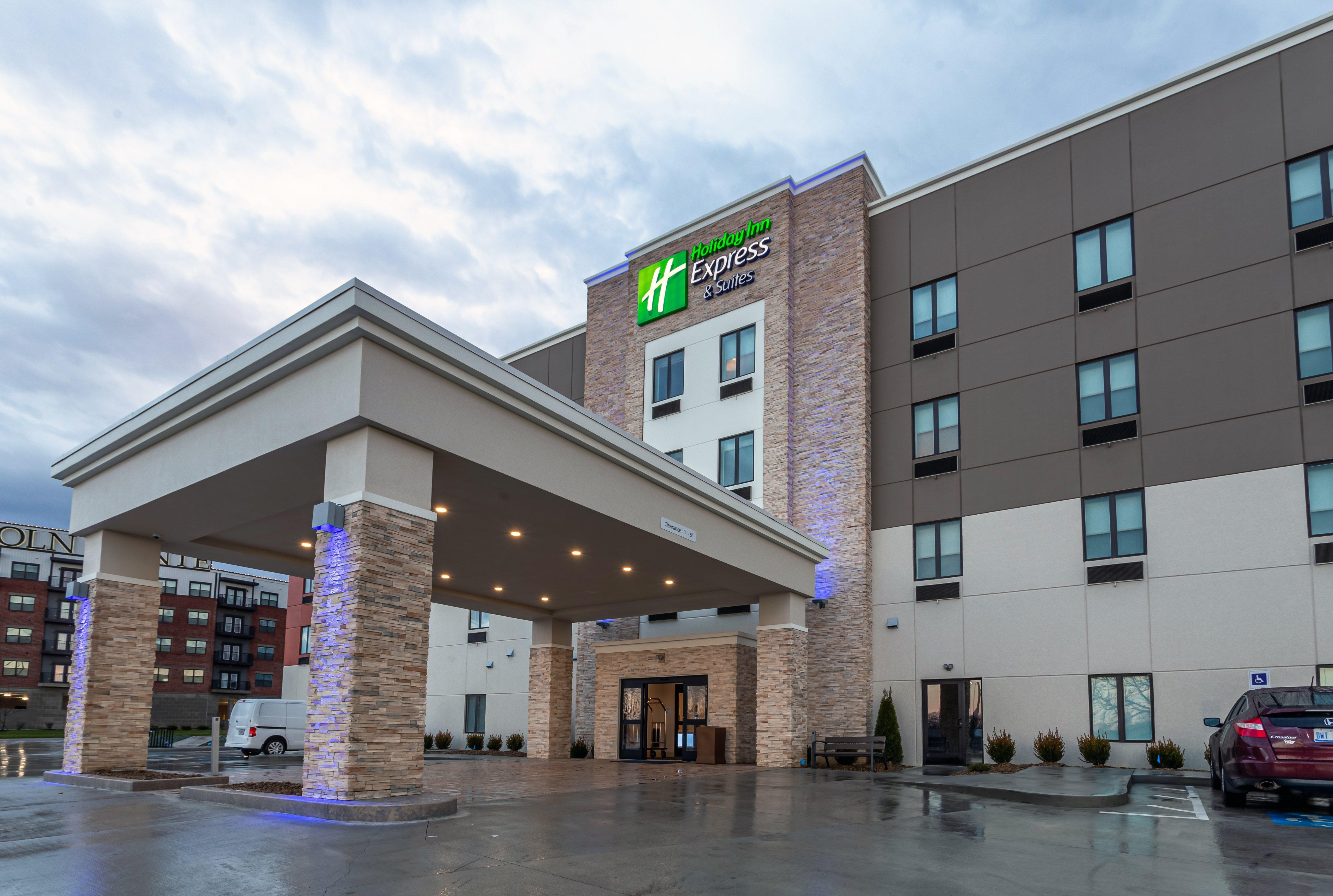 Holiday Inn Express & Suites - Columbus - Worthington By Ihg Exterior foto