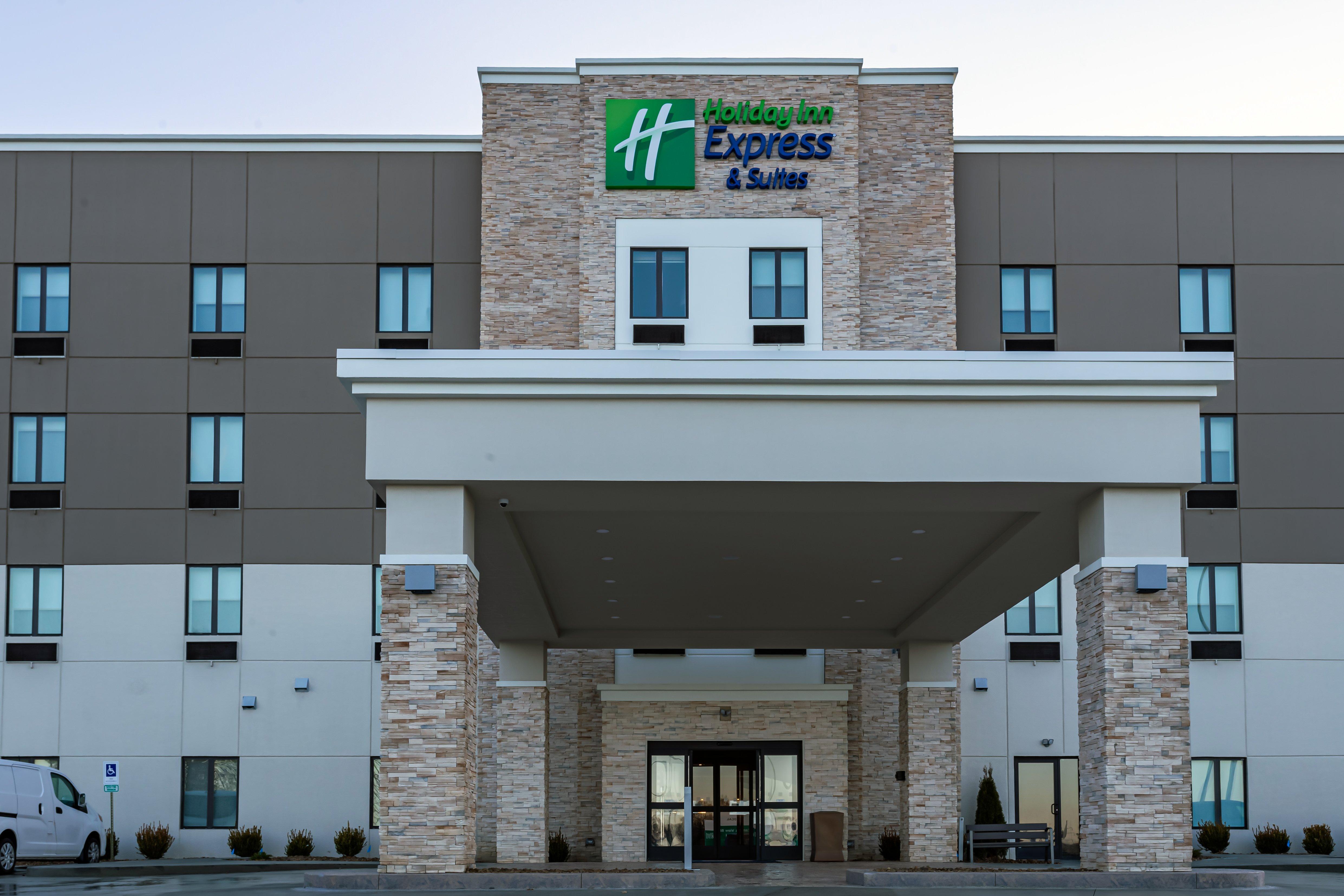 Holiday Inn Express & Suites - Columbus - Worthington By Ihg Exterior foto