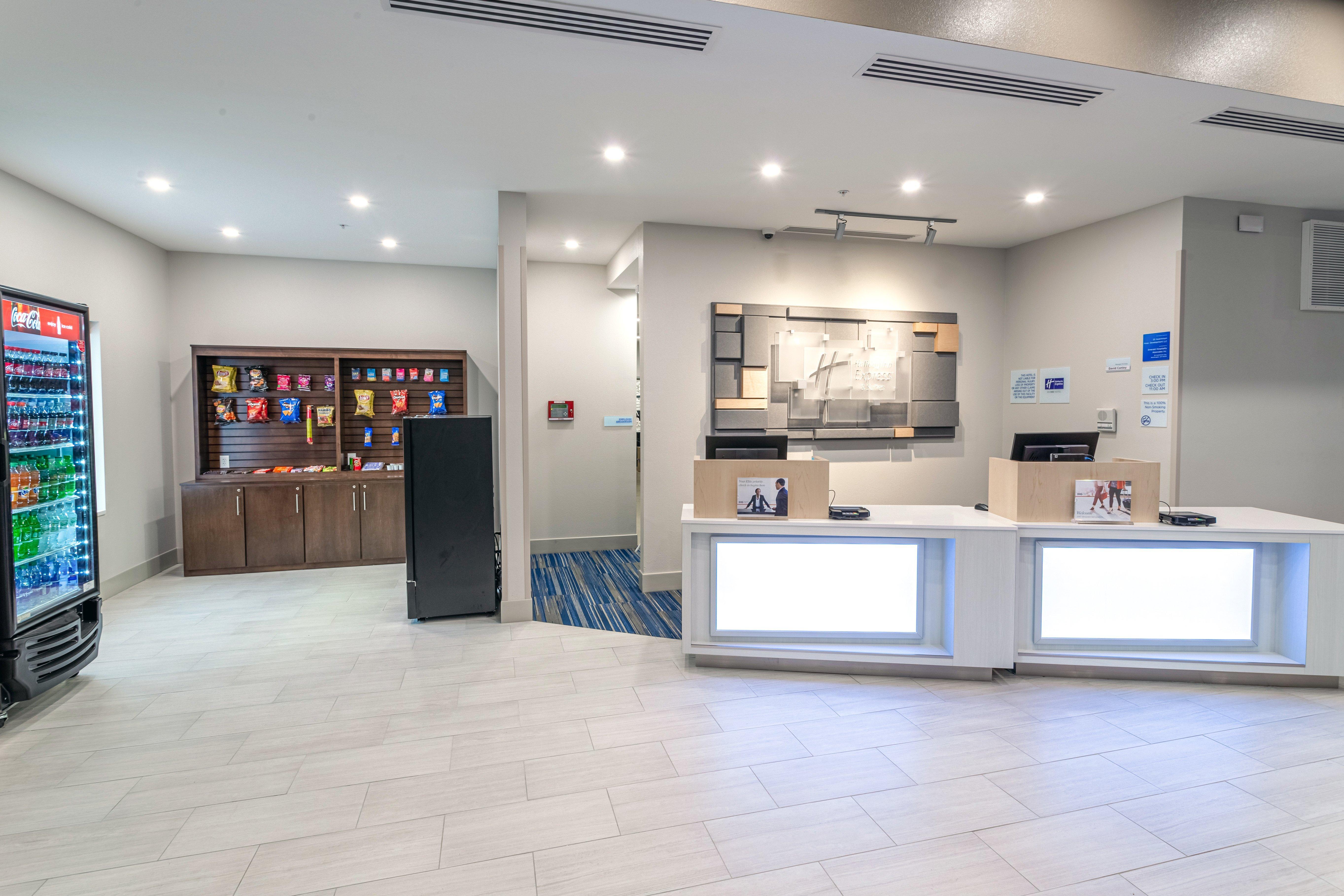 Holiday Inn Express & Suites - Columbus - Worthington By Ihg Exterior foto