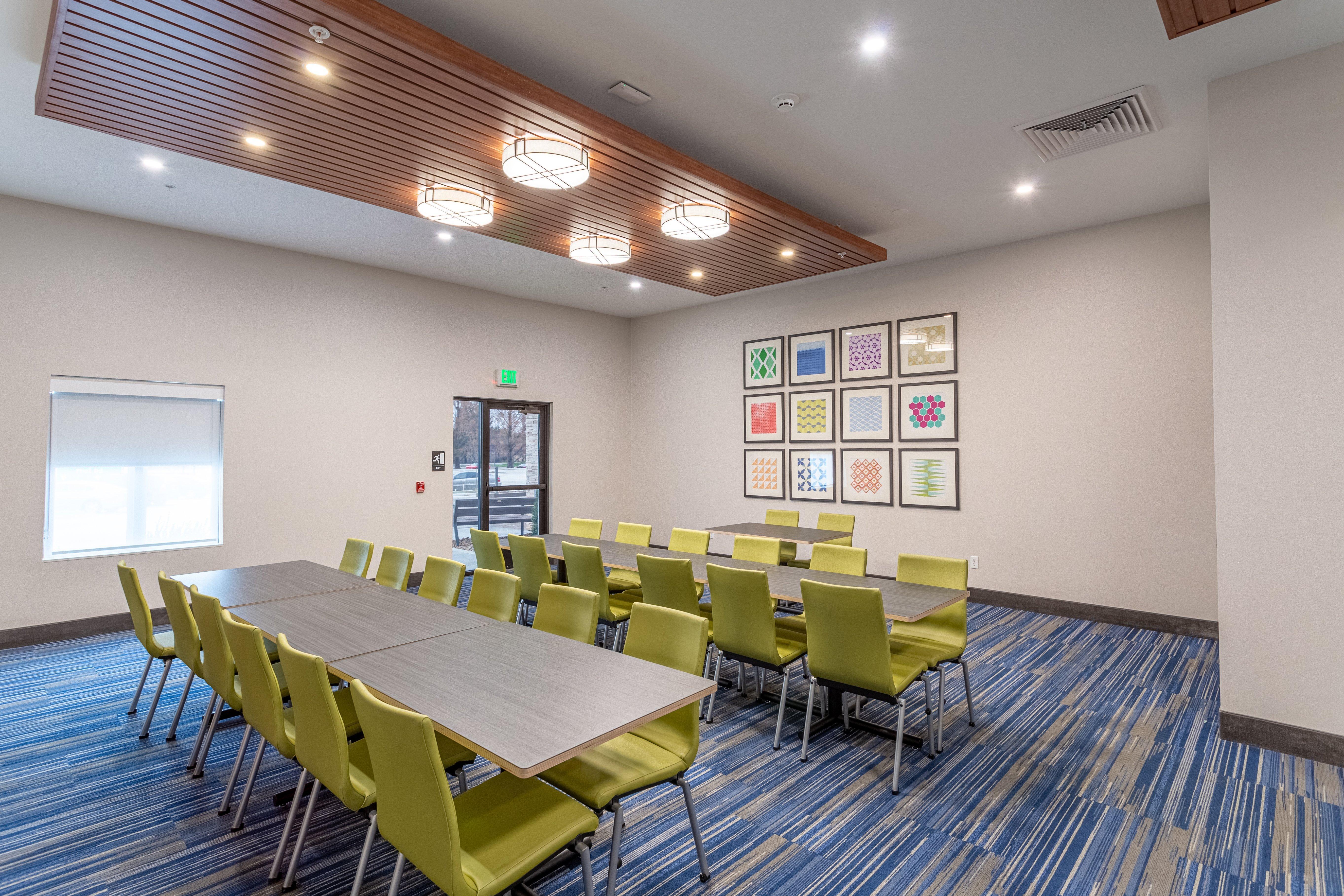 Holiday Inn Express & Suites - Columbus - Worthington By Ihg Exterior foto