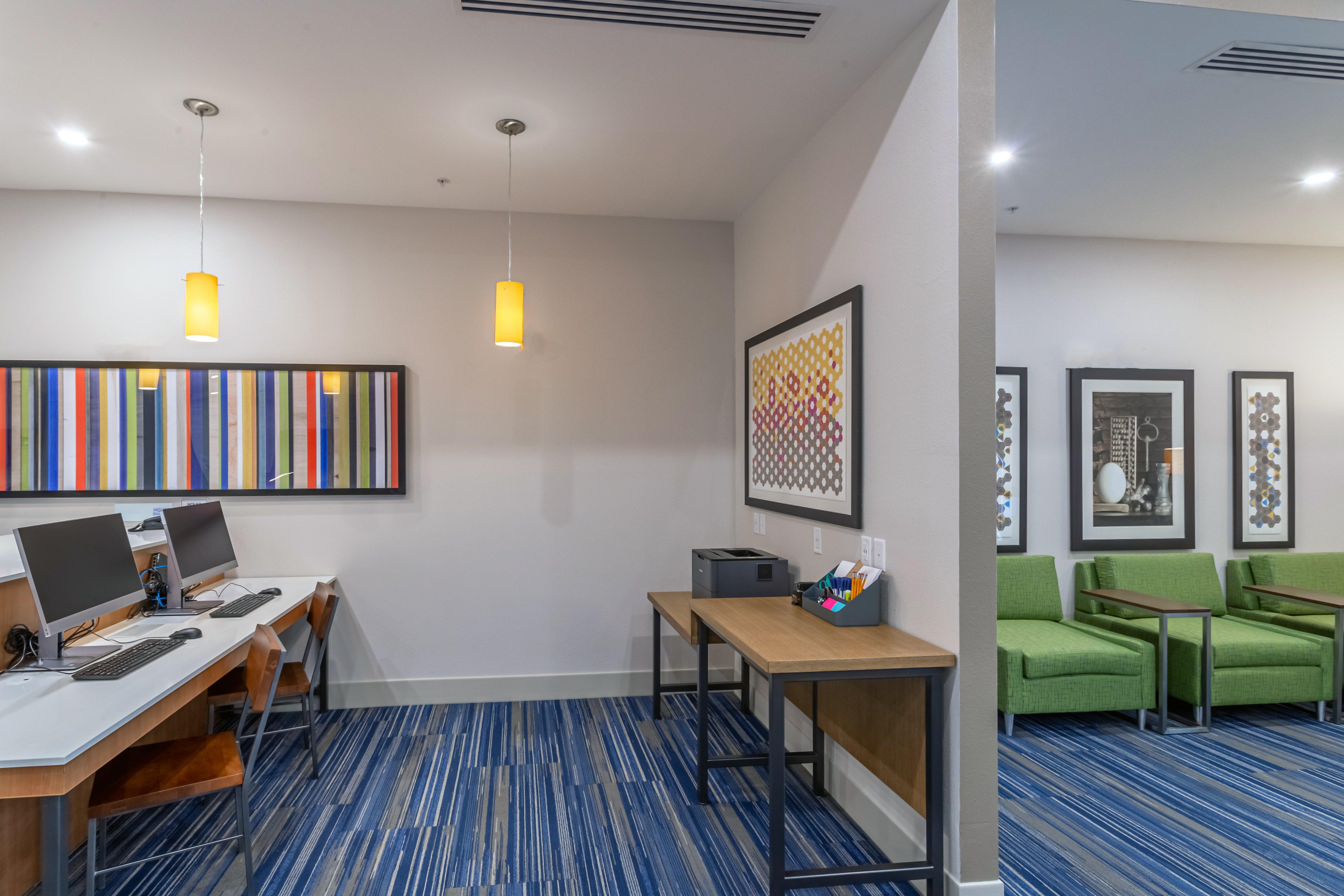 Holiday Inn Express & Suites - Columbus - Worthington By Ihg Exterior foto